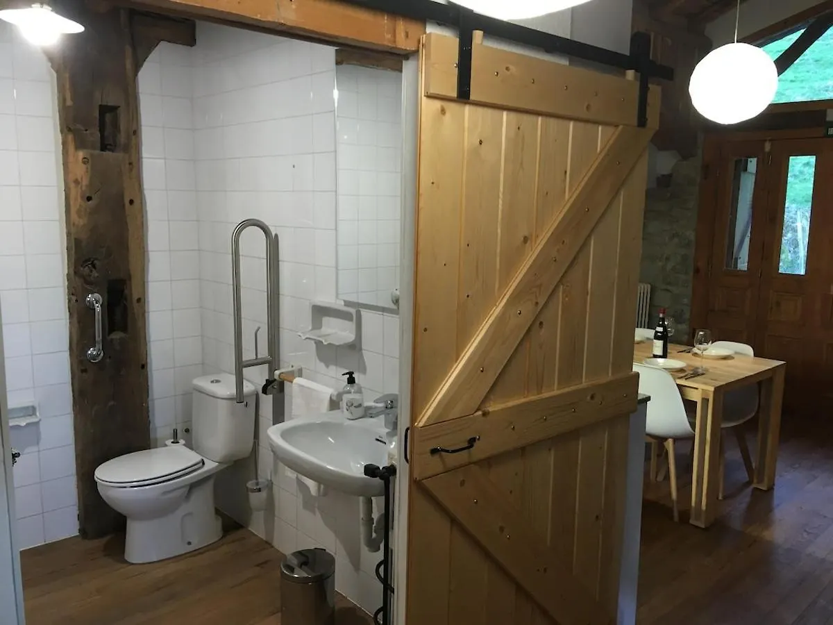 Casa Rural Agerre Berri Larraul 0*,